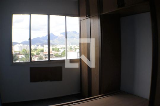 Quarto 1 de apartamento à venda com 2 quartos, 76m² em Taquara, Rio de Janeiro