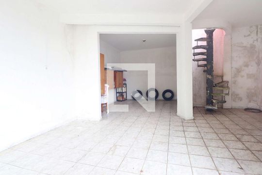 Garagem de casa à venda com 2 quartos, 120m² em Parque Erasmo Assunção, Santo André