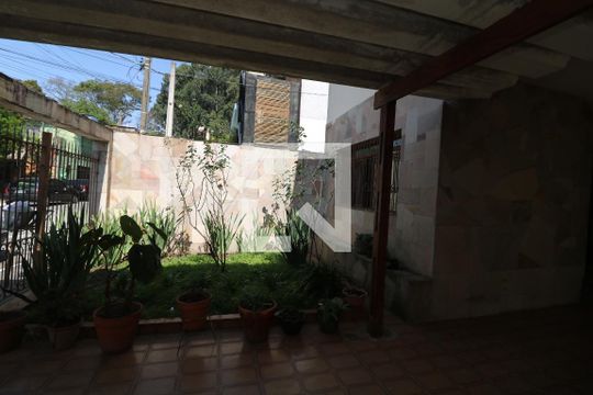 Garagem de casa à venda com 5 quartos, 120m² em Vila Carrão, São Paulo
