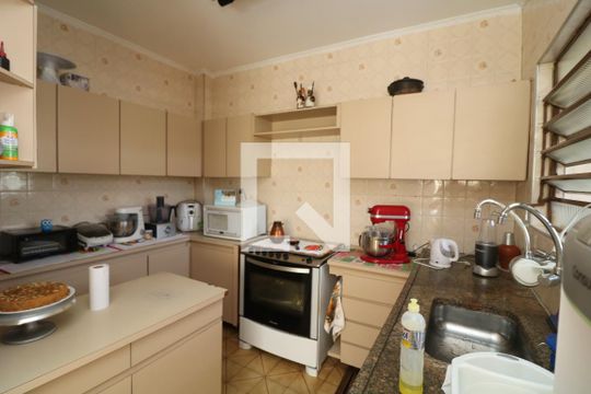 Cozinha de casa à venda com 5 quartos, 120m² em Vila Carrão, São Paulo