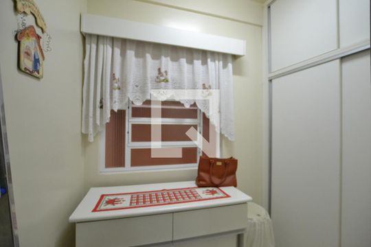 Quarto de Serviço de apartamento à venda com 3 quartos, 128m² em Centro Histórico, Porto Alegre