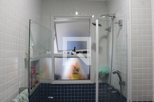 Banheiro Social de apartamento para alugar com 3 quartos, 86m² em Centro, São Vicente