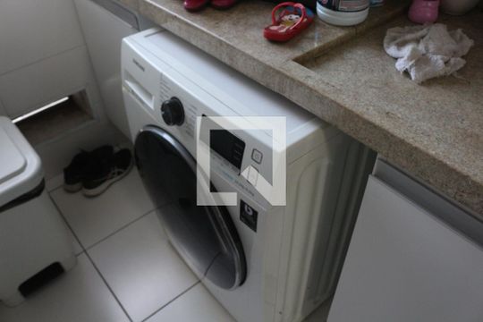 Área de Serviço de apartamento para alugar com 3 quartos, 86m² em Centro, São Vicente
