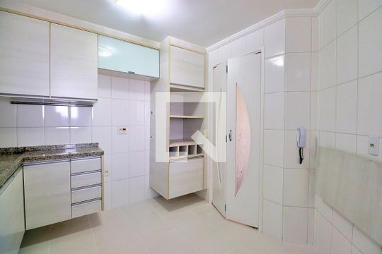 Cozinha de apartamento para alugar com 3 quartos, 72m² em Parque Jaçatuba, Santo André