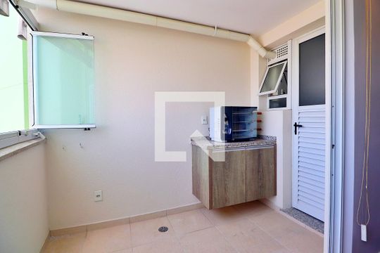 Varanda da Sala de apartamento para alugar com 3 quartos, 72m² em Parque Jaçatuba, Santo André