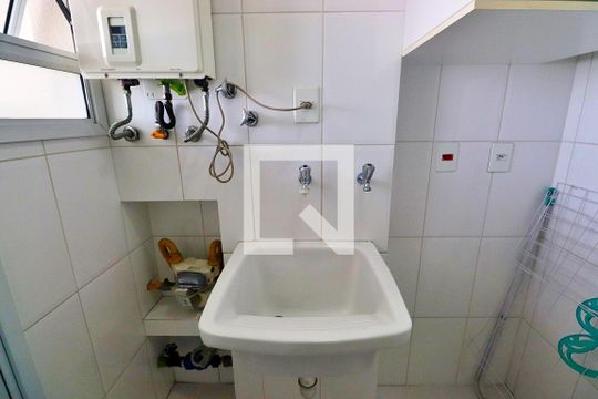 Área de Serviço de apartamento para alugar com 3 quartos, 72m² em Parque Jaçatuba, Santo André