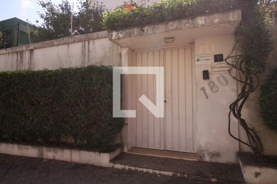Fachada de casa à venda com 6 quartos, 480m² em Santana, São Paulo
