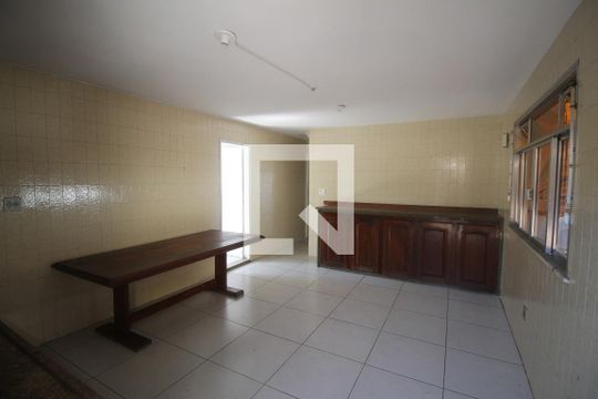 Cozinha de casa para alugar com 3 quartos, 130m² em Paraíso, São Gonçalo