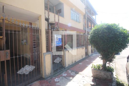 Fachada de casa para alugar com 3 quartos, 130m² em Paraíso, São Gonçalo