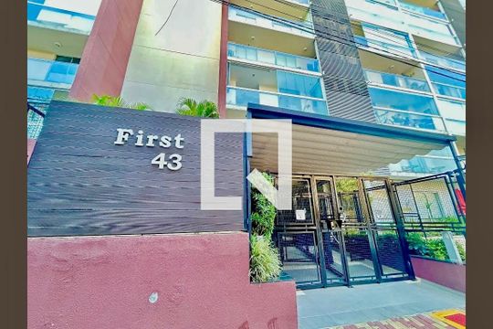 Fachada e portaria de kitnet/studio para alugar com 1 quarto, 40m² em Vila Augusta, Guarulhos