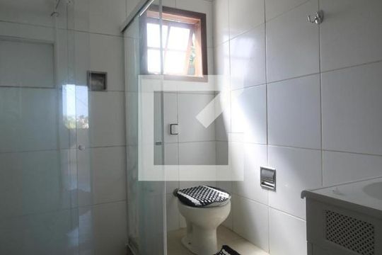 Banheiro de casa para alugar com 2 quartos, 220m² em Mutuá, São Gonçalo