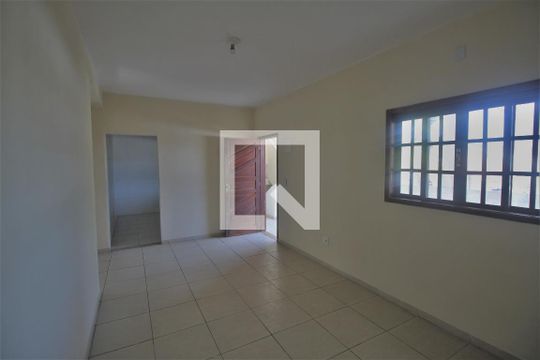 Sala de casa para alugar com 2 quartos, 220m² em Mutuá, São Gonçalo