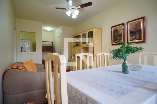 Sala de apartamento à venda com 3 quartos, 87m² em Rio Branco, Porto Alegre