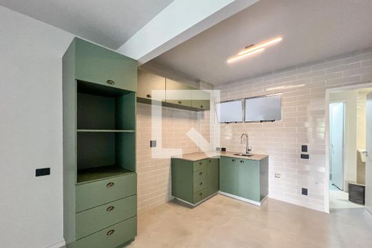 Cozinha de apartamento à venda com 2 quartos, 91m² em Vila Olímpia, São Paulo