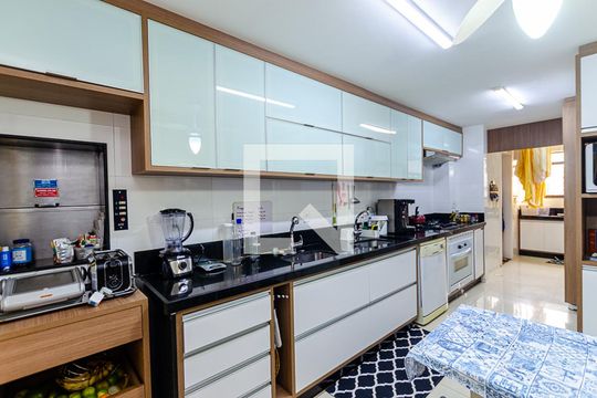 Cozinha de apartamento à venda com 4 quartos, 450m² em Icaraí, Niterói