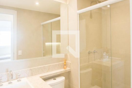 Banheiro de apartamento à venda com 2 quartos, 54m² em Chácara Santo Antônio (zona Sul), São Paulo