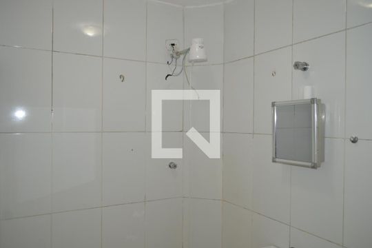 Banheiro de kitnet/studio para alugar com 1 quarto, 25m² em Liberdade, São Paulo