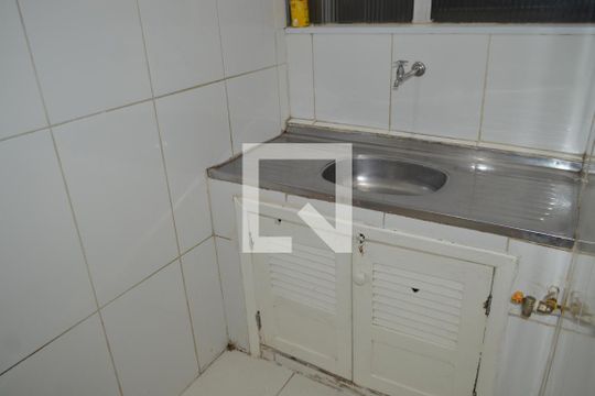 Cozinha de kitnet/studio para alugar com 1 quarto, 25m² em Liberdade, São Paulo