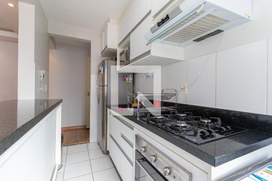 Cozinha de apartamento para alugar com 2 quartos, 48m² em Vila Tesouro, São José dos Campos