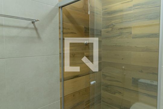 Banheiro de apartamento à venda com 2 quartos, 56m² em Anil, Rio de Janeiro
