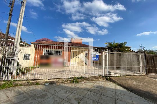 Fachada de casa à venda com 2 quartos, 90m² em Santos Dumont, São Leopoldo