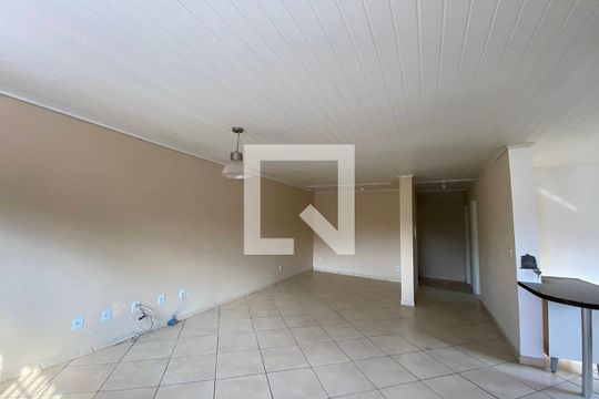 Sala de casa à venda com 2 quartos, 90m² em Santos Dumont, São Leopoldo