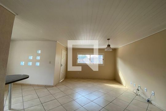 Sala de casa à venda com 2 quartos, 90m² em Santos Dumont, São Leopoldo