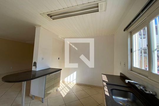 Cozinha de casa à venda com 2 quartos, 90m² em Santos Dumont, São Leopoldo