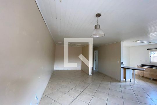 Sala de casa à venda com 2 quartos, 90m² em Santos Dumont, São Leopoldo