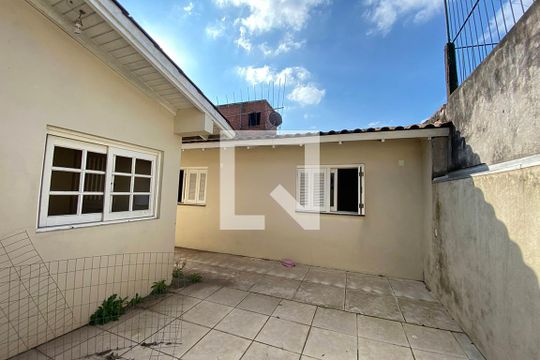 Área Externa de casa à venda com 2 quartos, 90m² em Santos Dumont, São Leopoldo