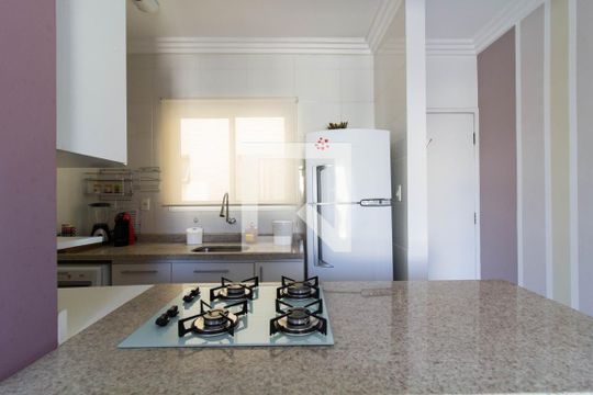 Cozinha de apartamento para alugar com 2 quartos, 55m² em Jardim Simus, Sorocaba