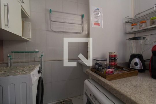 Área de serviço de apartamento para alugar com 2 quartos, 55m² em Jardim Simus, Sorocaba