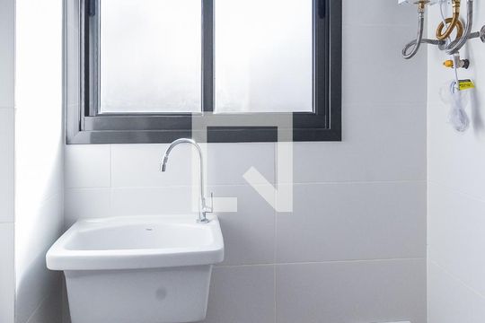 Área de serviço de apartamento à venda com 2 quartos, 67m² em Rio Branco, Porto Alegre
