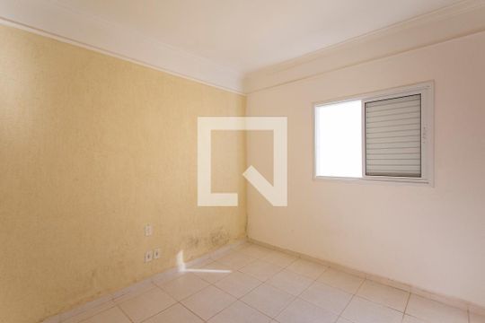 Quarto 2 de apartamento para alugar com 2 quartos, 58m² em Jardim Holanda, Uberlândia