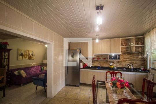 Sala/Cozinha de casa à venda com 5 quartos, 250m² em São José, Porto Alegre