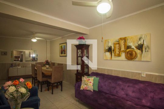 Sala/Cozinha de casa à venda com 5 quartos, 250m² em São José, Porto Alegre