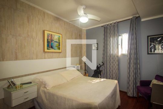 Quarto 1 de casa à venda com 5 quartos, 250m² em São José, Porto Alegre