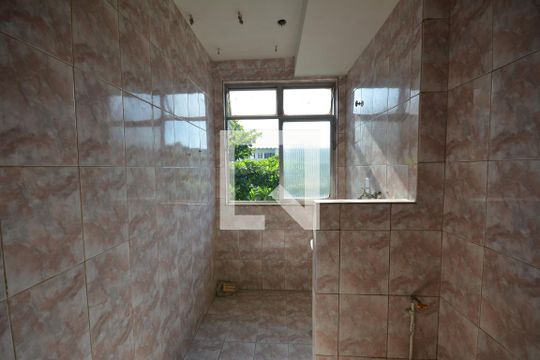 Cozinha de apartamento para alugar com 2 quartos, 56m² em Cordovil, Rio de Janeiro
