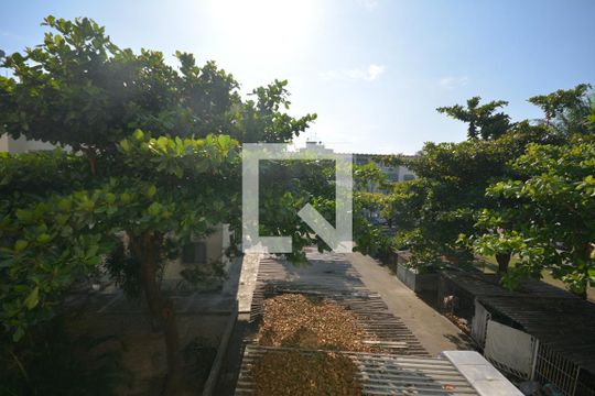 Vista do Quarto 1 de apartamento para alugar com 2 quartos, 56m² em Cordovil, Rio de Janeiro