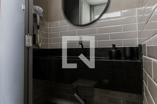 Banheiro de apartamento à venda com 1 quarto, 26m² em Cerqueira César, São Paulo