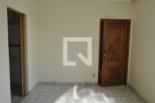 Sala de apartamento para alugar com 2 quartos, 49m² em Pilares, Rio de Janeiro