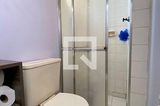 Banheiro de kitnet/studio à venda com 1 quarto, 28m² em Cristo Rei, São Leopoldo
