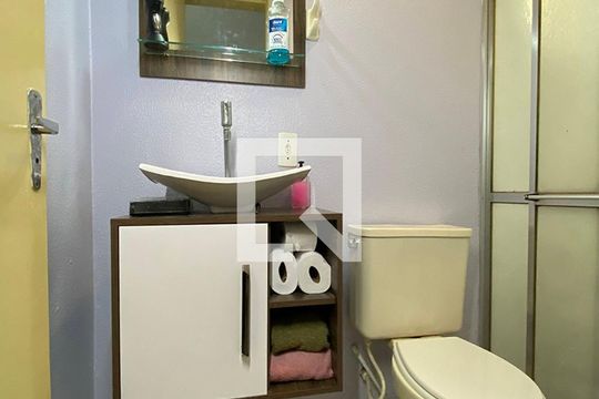 Banheiro de kitnet/studio à venda com 1 quarto, 28m² em Cristo Rei, São Leopoldo