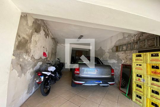 Garagem de casa à venda com 2 quartos, 247m² em Pinheiro, São Leopoldo