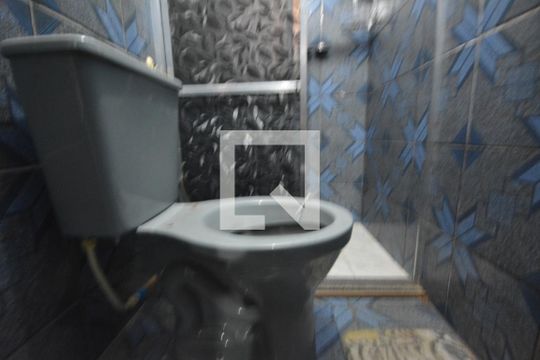 Banheiro da Suíte de casa para alugar com 3 quartos, 80m² em Bonsucesso, Rio de Janeiro