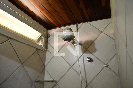 Banheiro Corredor de casa de condomínio para alugar com 4 quartos, 280m² em Granja Viana Ii, Cotia