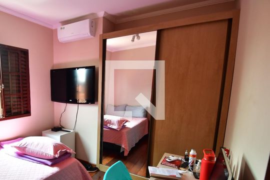 Quarto 1 - Armários de casa à venda com 4 quartos, 340m² em Jardim do Sol, Campinas