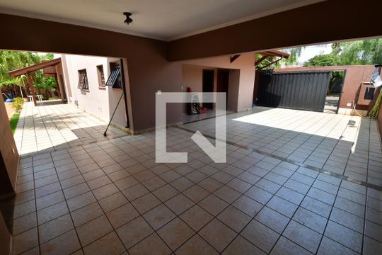 Garagem de casa à venda com 4 quartos, 340m² em Jardim do Sol, Campinas