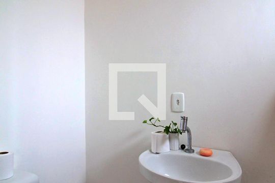 Lavabo de casa à venda com 3 quartos, 240m² em Santa Teresinha, Santo André