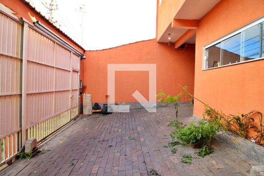 Garagem de casa à venda com 3 quartos, 240m² em Santa Teresinha, Santo André